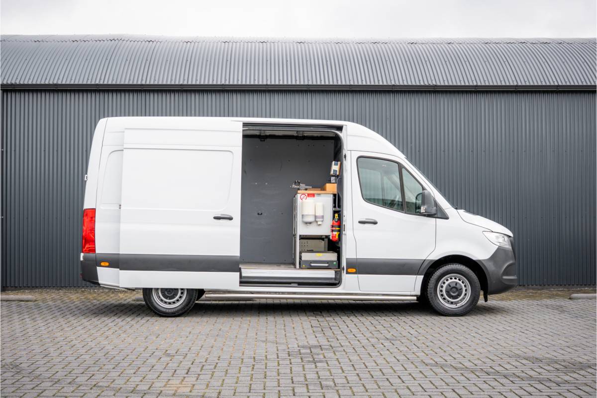 Mercedes-Benz Sprinter Mercedes-Benz Sprinter 311 CDI RWD L2H2 | Volledig Ingericht | Mbux | Camera | Navi | Climatronic