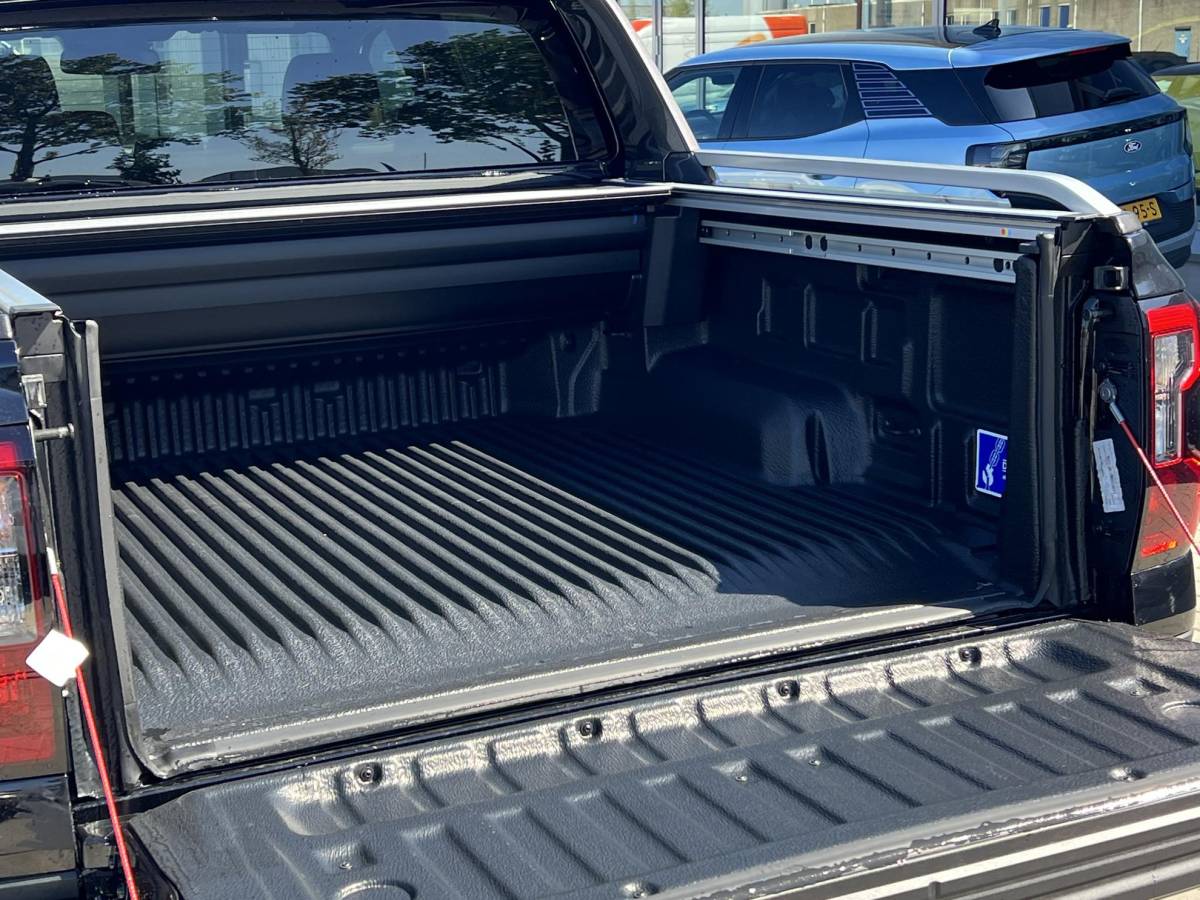 Ford Ranger Ford Ranger 2.3 PHEV Wildtrak Double Cab | 281pk |  5 persoons! | Technology Pack Plus Trailer | Cargo Area Pack | Power Rollertop | Prijs excl. BTW incl. BPM | laadkabel mode 3 16A