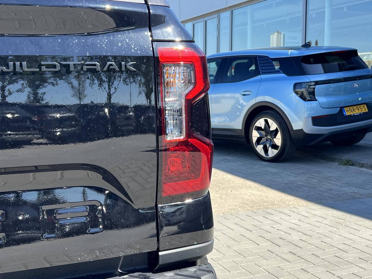Ford Ranger Ford Ranger 2.3 PHEV Wildtrak Double Cab | 281pk |  5 persoons! | Technology Pack Plus Trailer | Cargo Area Pack | Power Rollertop | Prijs excl. BTW incl. BPM | laadkabel mode 3 16A