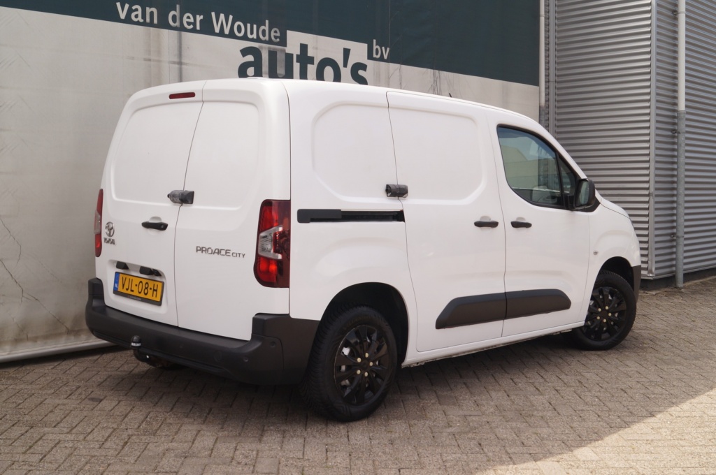 Toyota ProAce Toyota ProAce City 1.5 D-4D Professional -NAVI-3persoons-TREKHAAK-PDC-