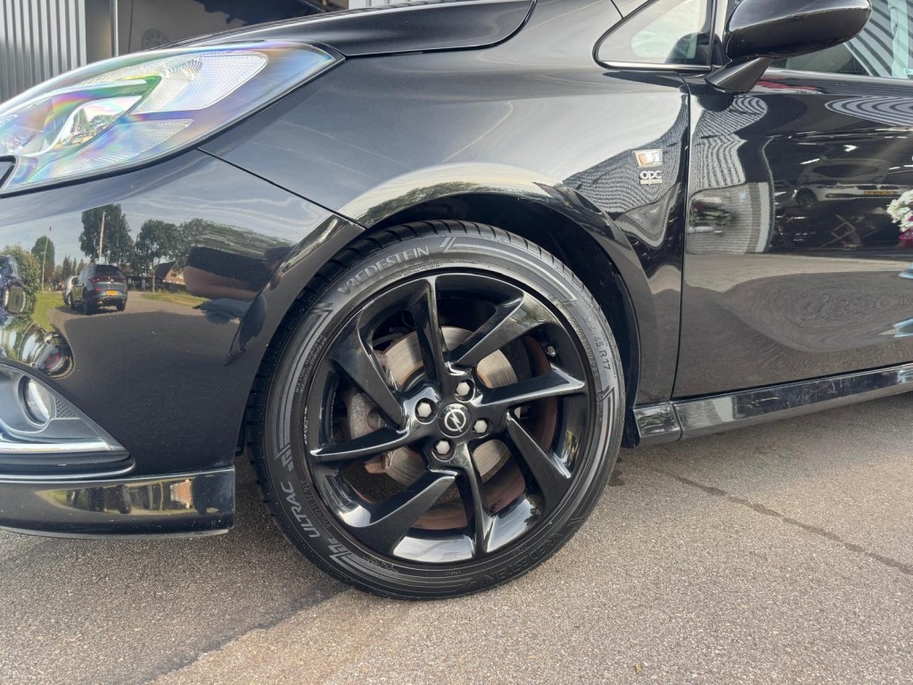 Opel Corsa Opel Corsa 1.0 TURBO OPC-line Panoramadak Trekhaak Stoelverwarming Carplay Stuurverw.