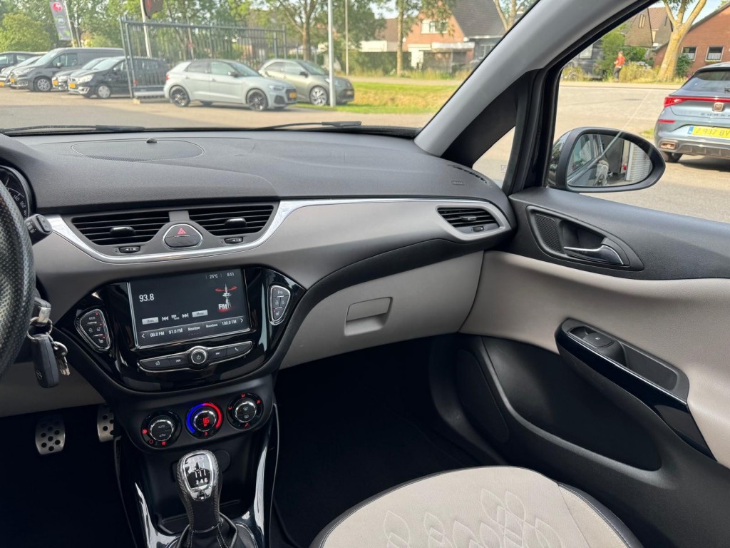 Opel Corsa Opel Corsa 1.0 TURBO OPC-line Panoramadak Trekhaak Stoelverwarming Carplay Stuurverw.