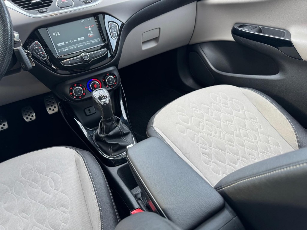Opel Corsa Opel Corsa 1.0 TURBO OPC-line Panoramadak Trekhaak Stoelverwarming Carplay Stuurverw.