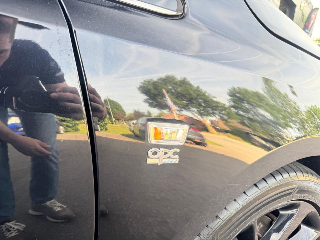 Opel Corsa Opel Corsa 1.0 TURBO OPC-line Panoramadak Trekhaak Stoelverwarming Carplay Stuurverw.