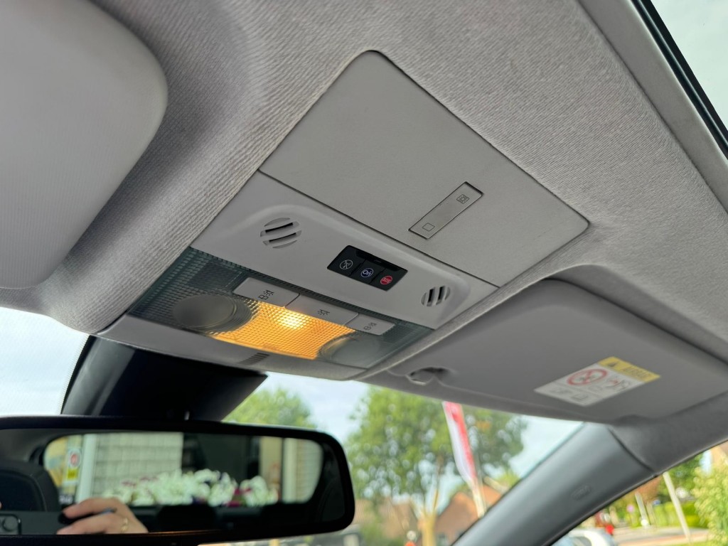 Opel Corsa Opel Corsa 1.0 TURBO OPC-line Panoramadak Trekhaak Stoelverwarming Carplay Stuurverw.