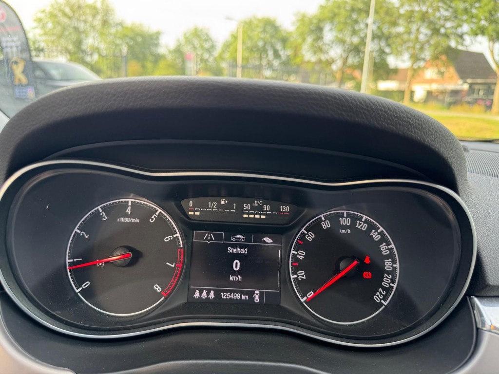 Opel Corsa Opel Corsa 1.0 TURBO OPC-line Panoramadak Trekhaak Stoelverwarming Carplay Stuurverw.