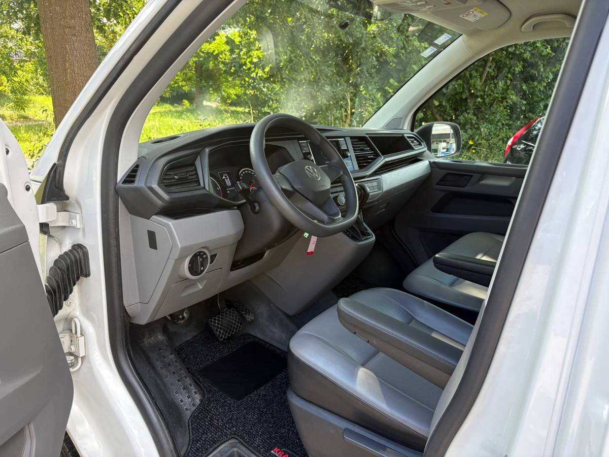Volkswagen Transporter Volkswagen TRANSPORTER 2.0 TDI L2H1 150PK!|DSG Automaat|airco|achteruitrijcamera|apple carplay|drie zitplaatse