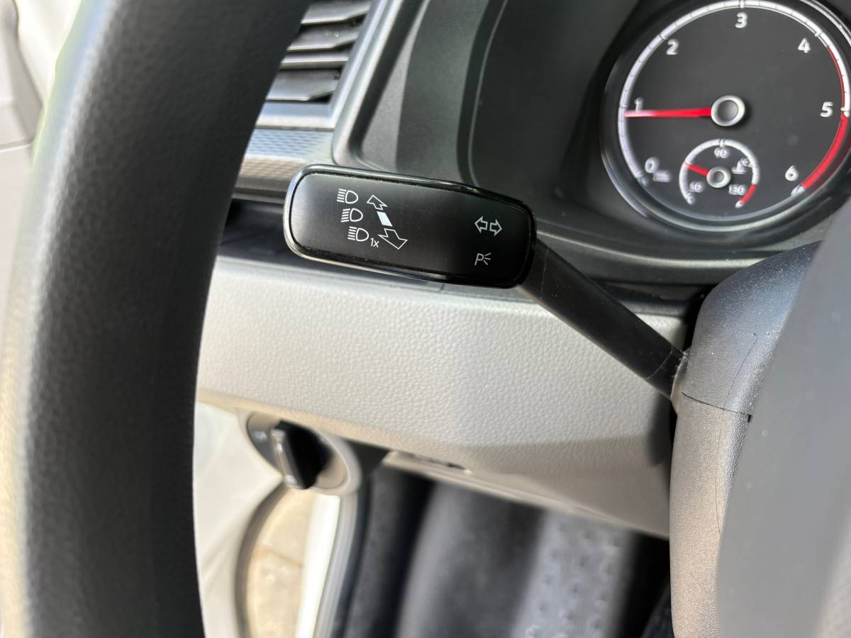 Volkswagen Transporter Volkswagen TRANSPORTER 2.0 TDI L2H1 150PK!|DSG Automaat|airco|achteruitrijcamera|apple carplay|drie zitplaatse