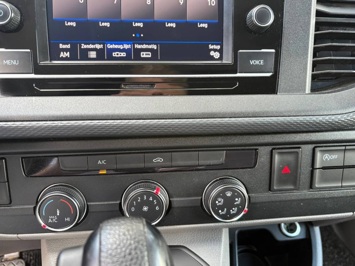 Volkswagen Transporter Volkswagen TRANSPORTER 2.0 TDI L2H1 150PK!|DSG Automaat|airco|achteruitrijcamera|apple carplay|drie zitplaatse