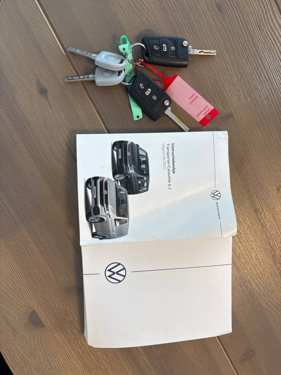Volkswagen Transporter Volkswagen TRANSPORTER 2.0 TDI L2H1 150PK!|DSG Automaat|airco|achteruitrijcamera|apple carplay|drie zitplaatse