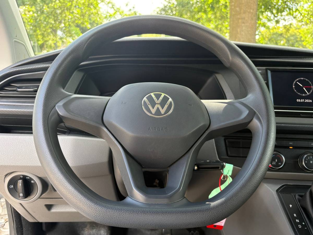 Volkswagen Transporter Volkswagen TRANSPORTER 2.0 TDI L2H1 150PK!|DSG Automaat|airco|achteruitrijcamera|apple carplay|drie zitplaatse