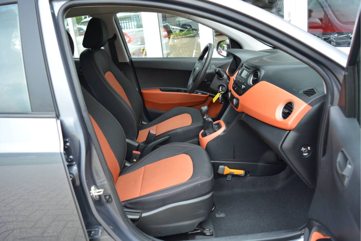 Hyundai i10 Hyundai i10 1.0i 66PK i-Motion Comfort Plus | Cruise | Clima | Orig. NL | NAP |