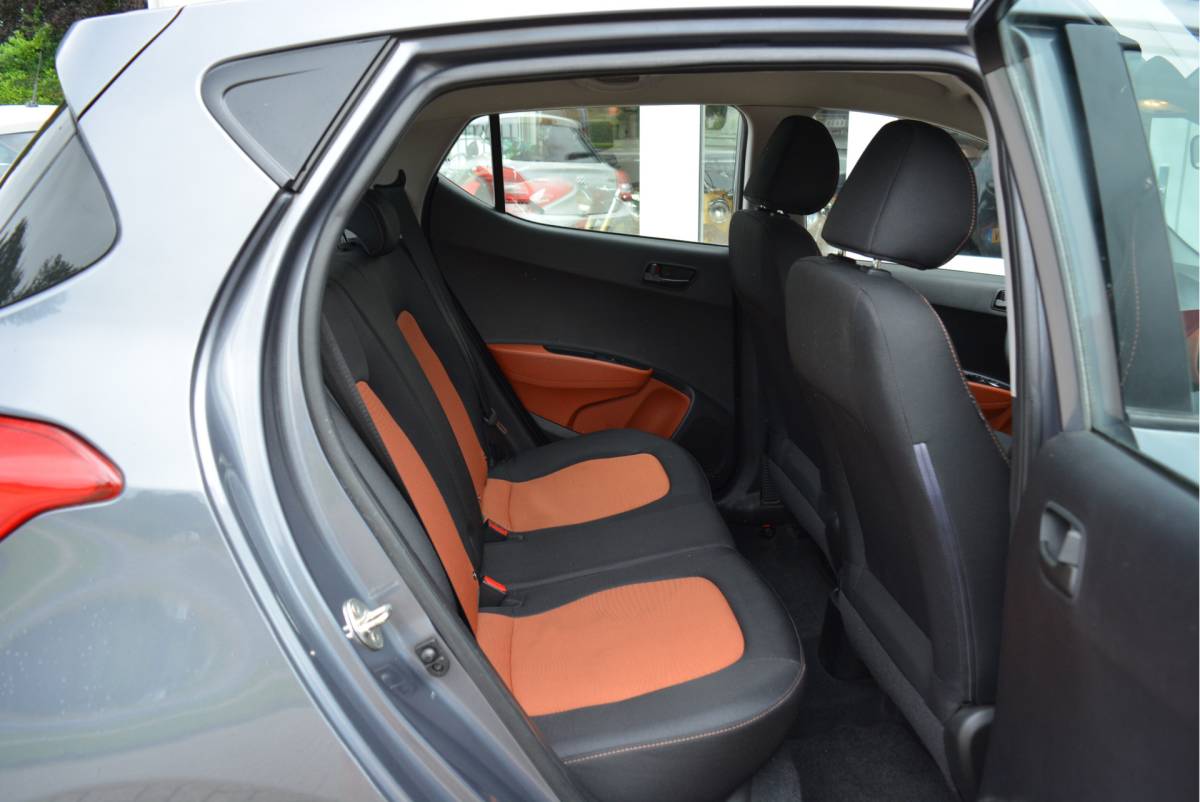 Hyundai i10 Hyundai i10 1.0i 66PK i-Motion Comfort Plus | Cruise | Clima | Orig. NL | NAP |