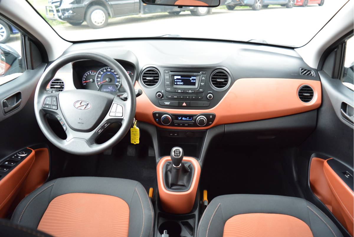 Hyundai i10 Hyundai i10 1.0i 66PK i-Motion Comfort Plus | Cruise | Clima | Orig. NL | NAP |