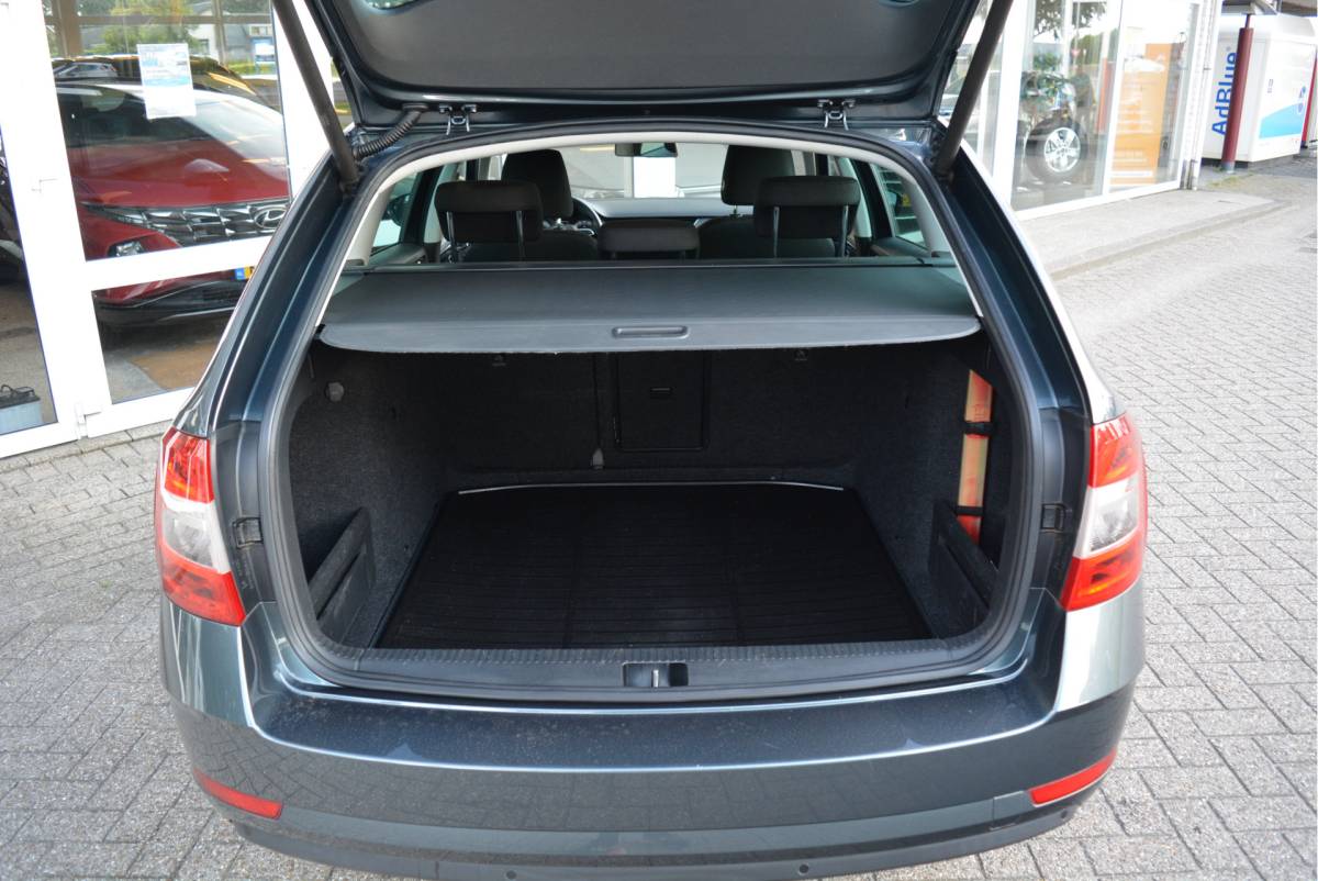 Škoda Octavia ŠKODA Octavia Combi —VERKOCHT—
