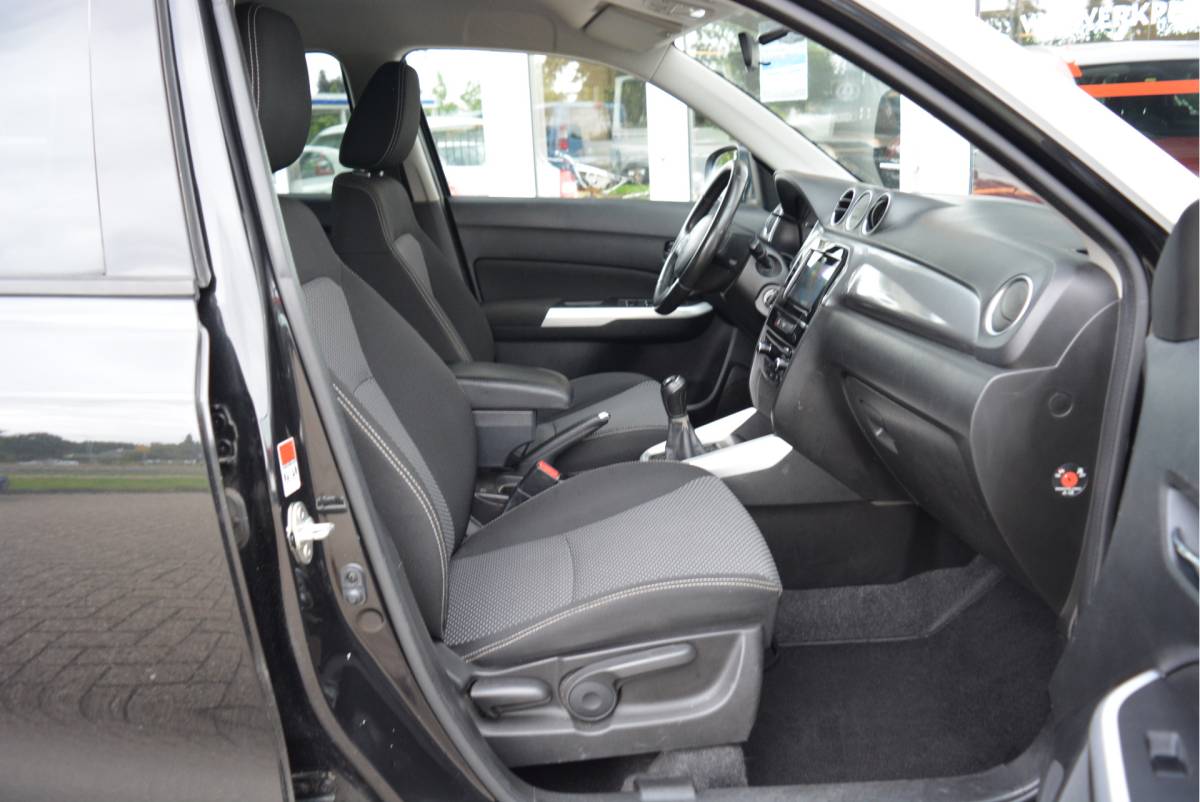 Suzuki Vitara Suzuki Vitara 1.6 120PK Comfort | Trekhaak | Two Tone | Cruise | Camera |