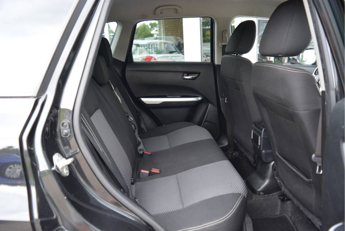Suzuki Vitara Suzuki Vitara 1.6 120PK Comfort | Trekhaak | Two Tone | Cruise | Camera |