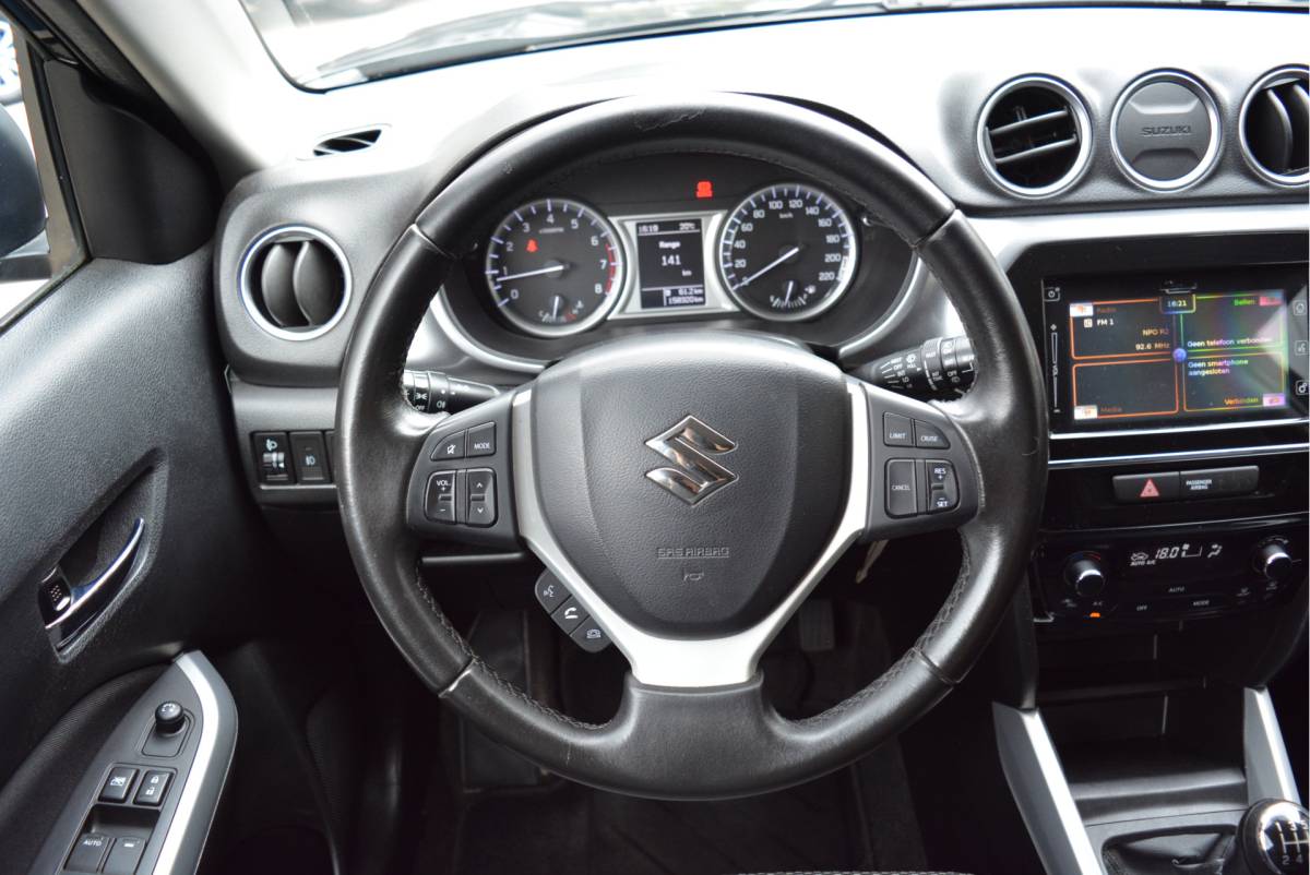 Suzuki Vitara Suzuki Vitara 1.6 120PK Comfort | Trekhaak | Two Tone | Cruise | Camera |