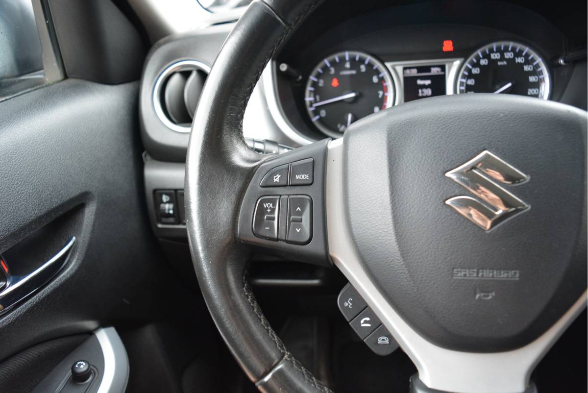 Suzuki Vitara Suzuki Vitara 1.6 120PK Comfort | Trekhaak | Two Tone | Cruise | Camera |