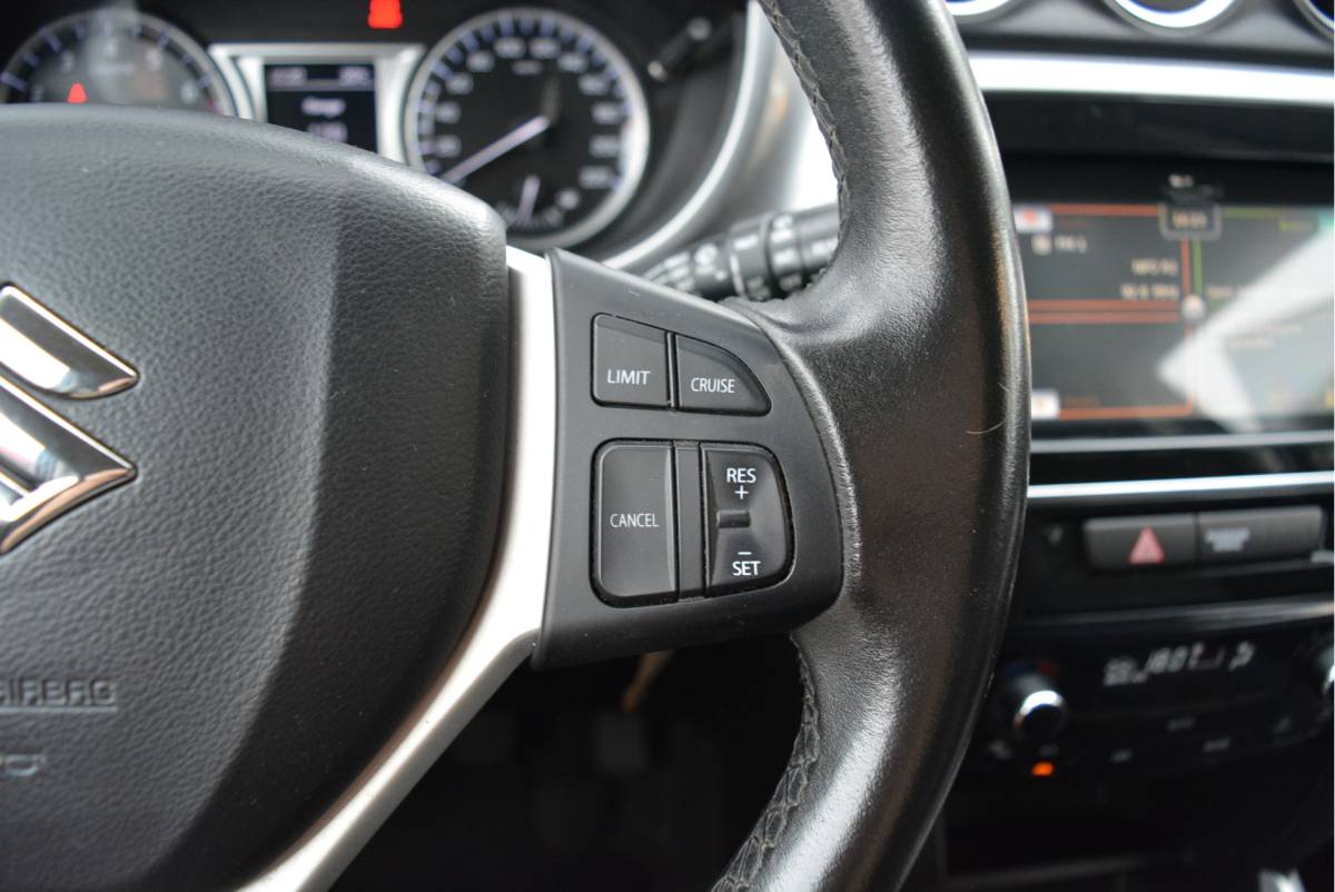 Suzuki Vitara Suzuki Vitara 1.6 120PK Comfort | Trekhaak | Two Tone | Cruise | Camera |