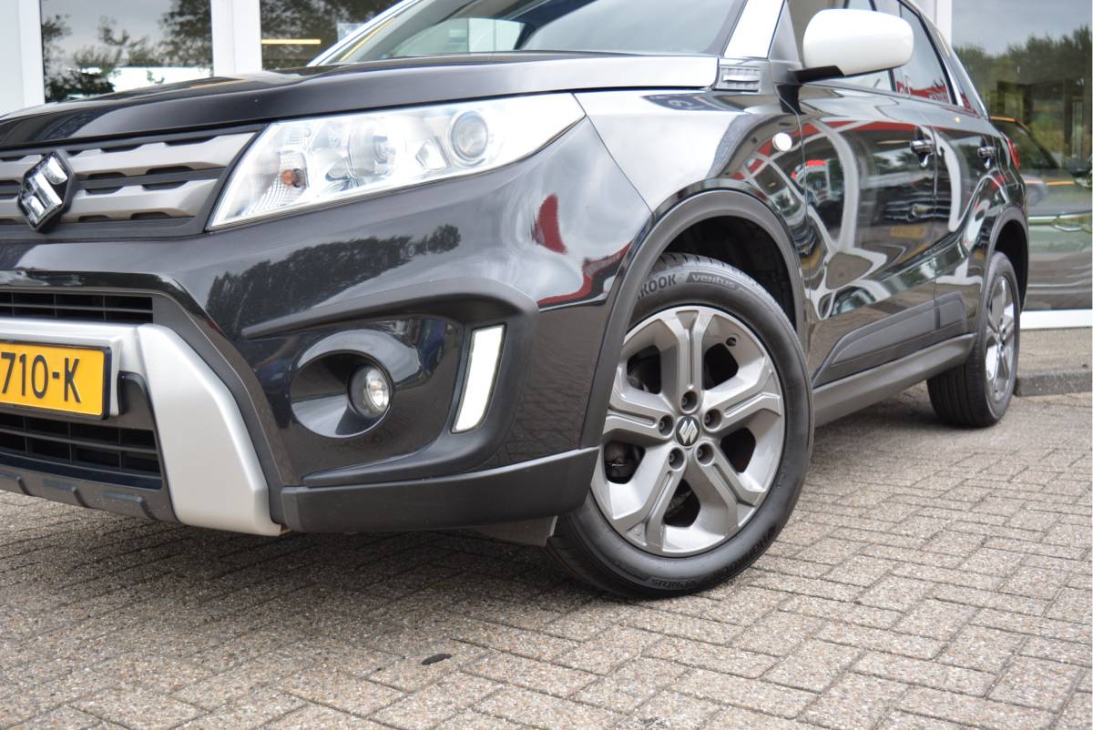 Suzuki Vitara Suzuki Vitara 1.6 120PK Comfort | Trekhaak | Two Tone | Cruise | Camera |