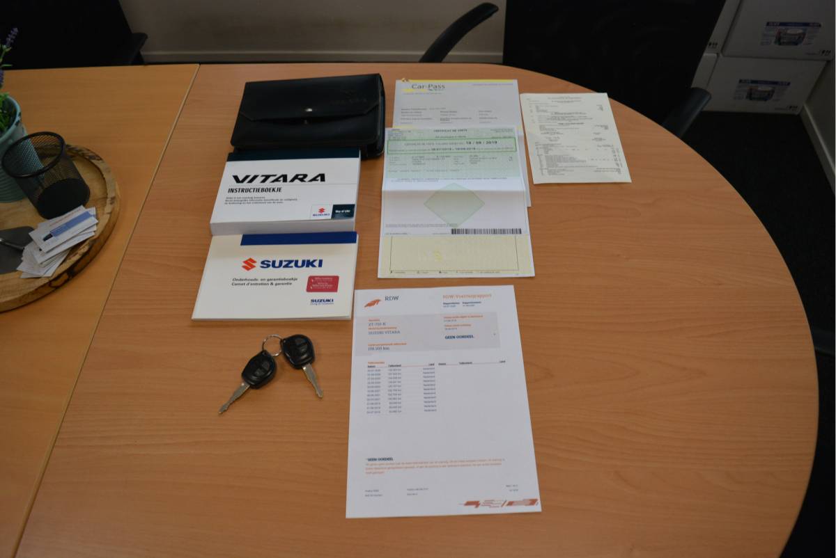 Suzuki Vitara Suzuki Vitara 1.6 120PK Comfort | Trekhaak | Two Tone | Cruise | Camera |