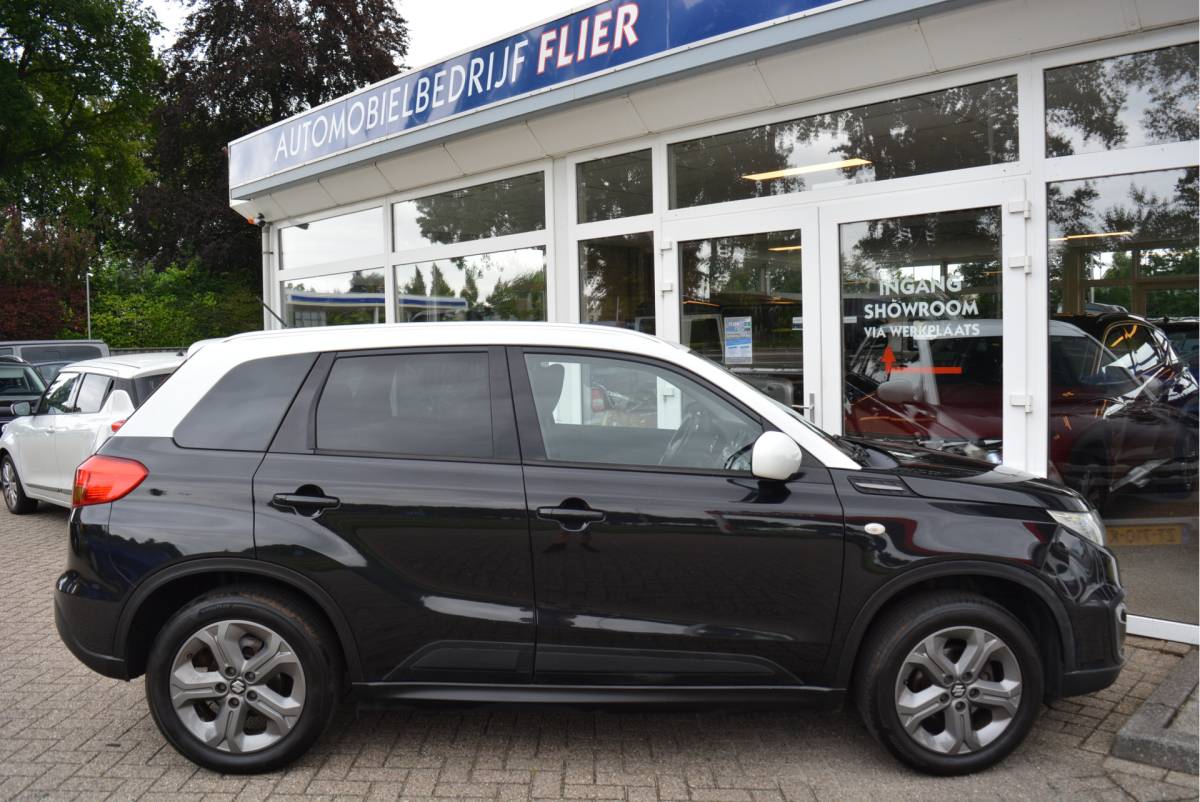 Suzuki Vitara Suzuki Vitara 1.6 120PK Comfort | Trekhaak | Two Tone | Cruise | Camera |