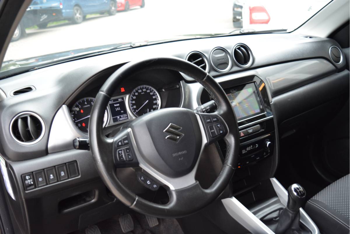 Suzuki Vitara Suzuki Vitara 1.6 120PK Comfort | Trekhaak | Two Tone | Cruise | Camera |