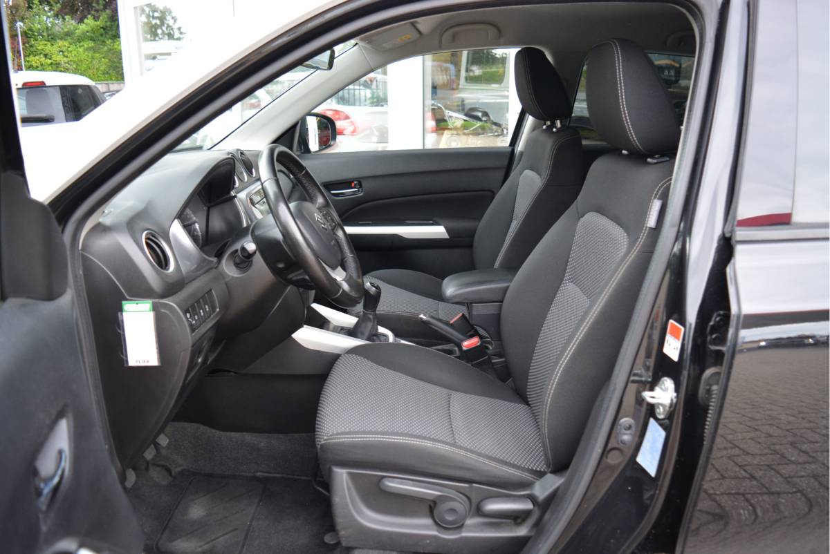 Suzuki Vitara Suzuki Vitara 1.6 120PK Comfort | Trekhaak | Two Tone | Cruise | Camera |