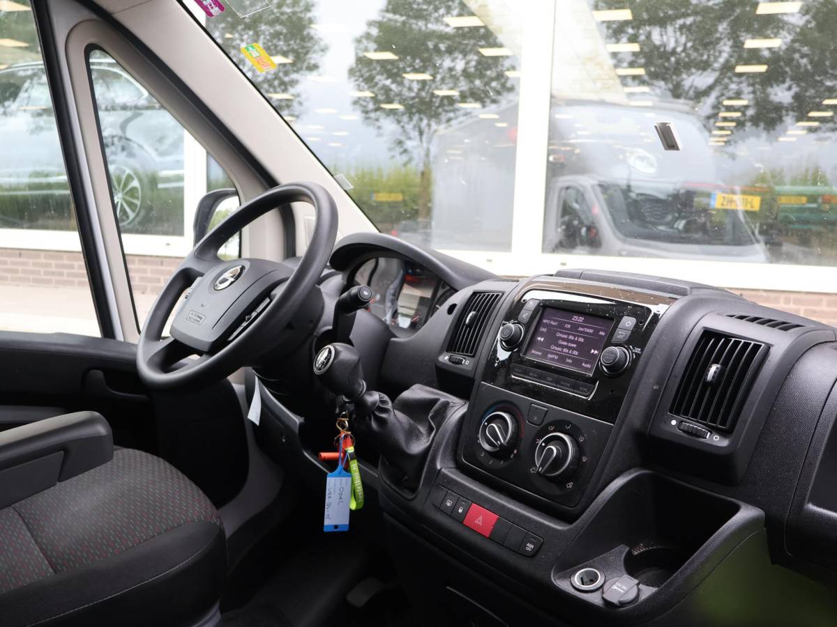 Opel Movano Opel Movano 2.2D 140 PK L4 MEUBELBAK + LAADKLEP | CRUISE | AIRCO | 420 CM LAADBAK