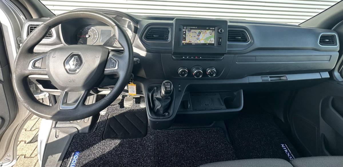 Renault Master Renault Master T35 2.3 dCi 180pk trekhaak L2H2 MARGE BTW VRIJ