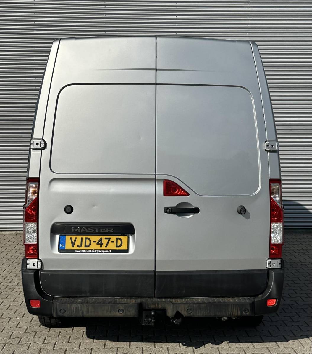 Renault Master Renault Master T35 2.3 dCi 180pk trekhaak L2H2 MARGE BTW VRIJ