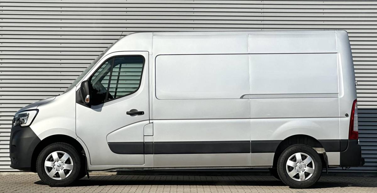 Renault Master Renault Master T35 2.3 dCi 180pk trekhaak L2H2 MARGE BTW VRIJ