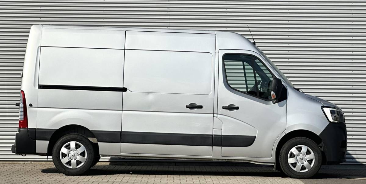 Renault Master Renault Master T35 2.3 dCi 180pk trekhaak L2H2 MARGE BTW VRIJ
