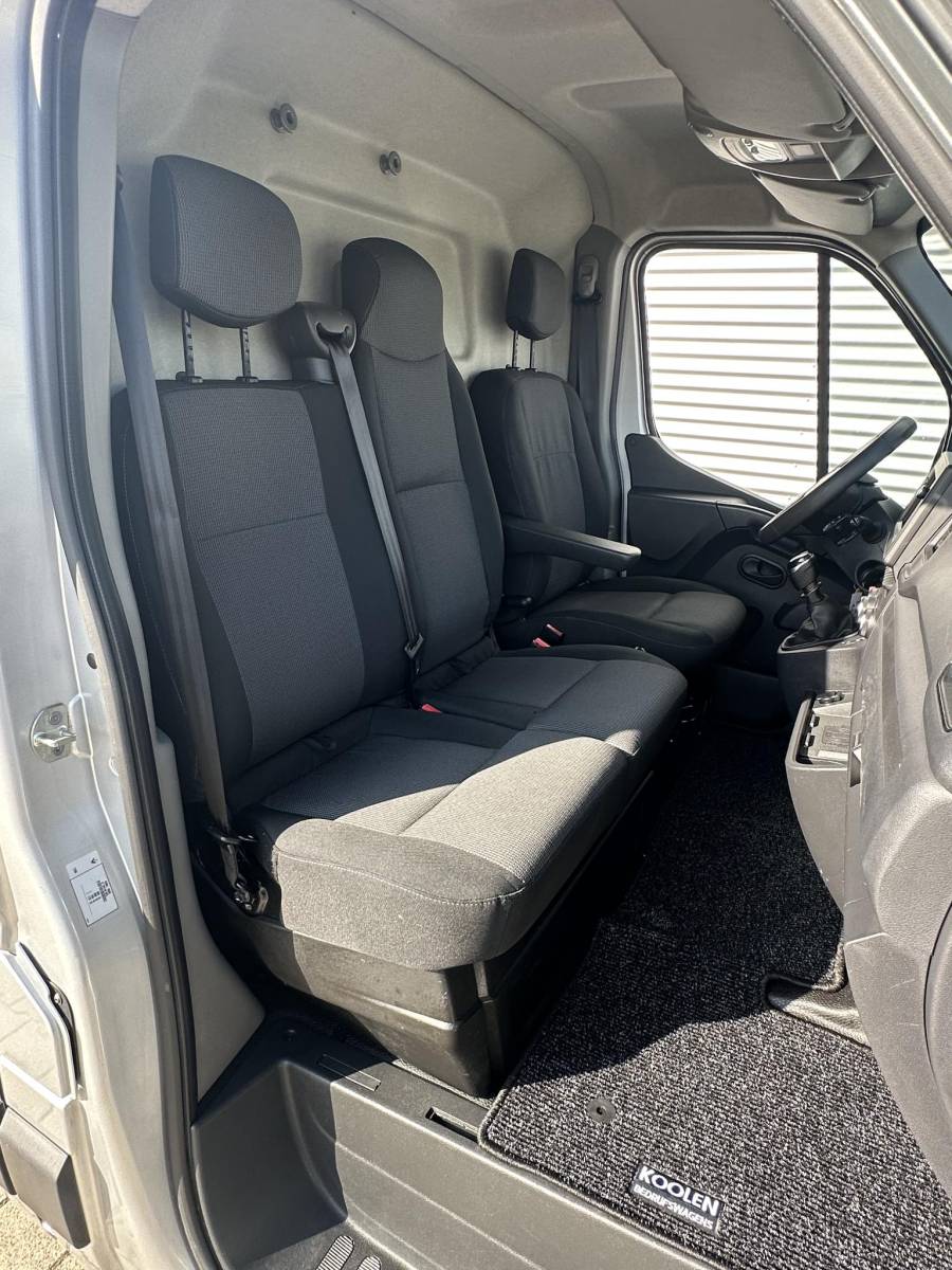 Renault Master Renault Master T35 2.3 dCi 180pk trekhaak L2H2 MARGE BTW VRIJ
