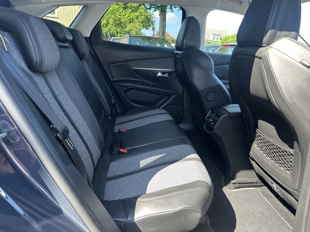 Peugeot 3008 Peugeot 3008 1.2 130 PK Allure | Dealer Onderhouden | Nieuwe distributieriem