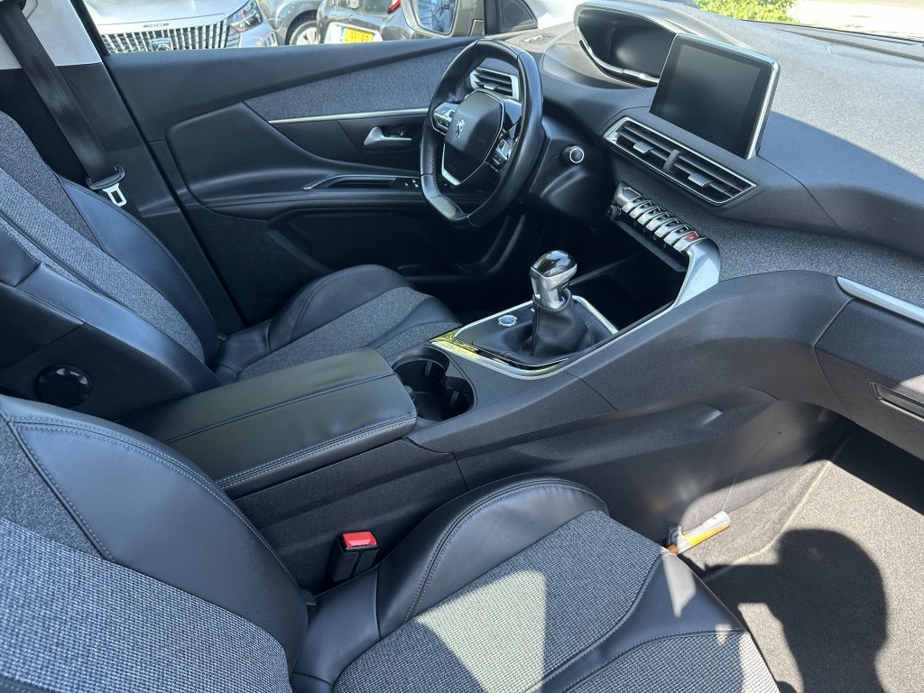 Peugeot 3008 Peugeot 3008 1.2 130 PK Allure | Dealer Onderhouden | Nieuwe distributieriem