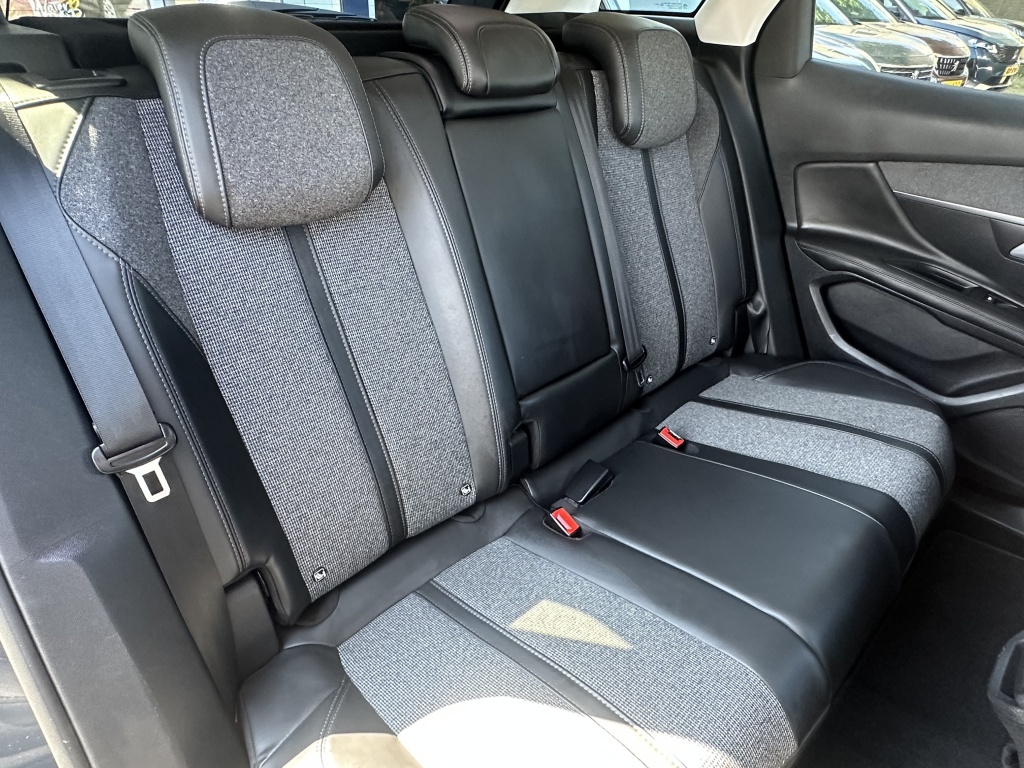 Peugeot 3008 Peugeot 3008 1.2 130 PK Allure | Dealer Onderhouden | Nieuwe distributieriem