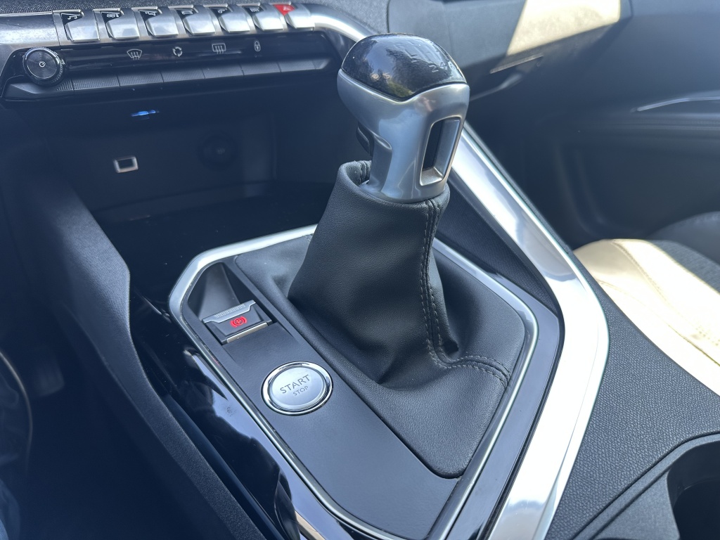 Peugeot 3008 Peugeot 3008 1.2 130 PK Allure | Dealer Onderhouden | Nieuwe distributieriem