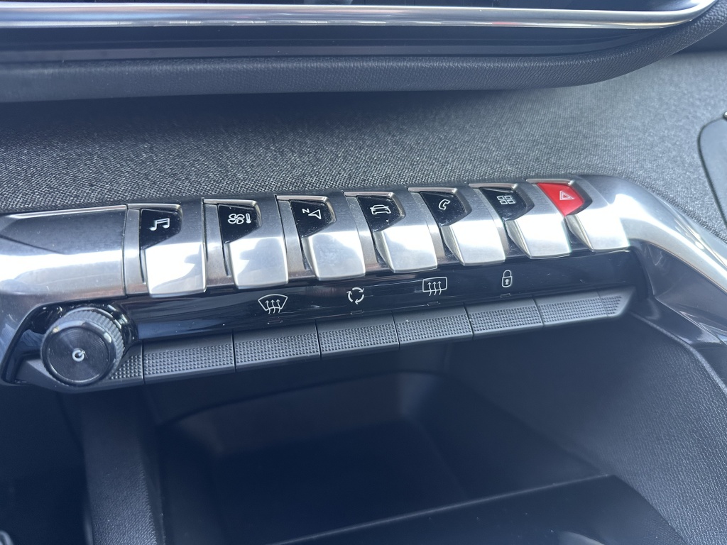 Peugeot 3008 Peugeot 3008 1.2 130 PK Allure | Dealer Onderhouden | Nieuwe distributieriem