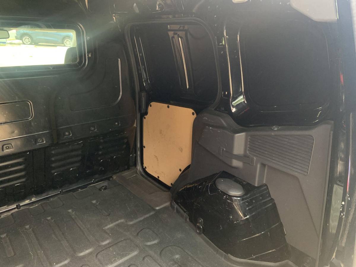 Ford Transit Courier Ford Transit Courier 1.0 Limited 100pk | Stoelverwarming | Sync 3 Navigatie | Marge Auto!