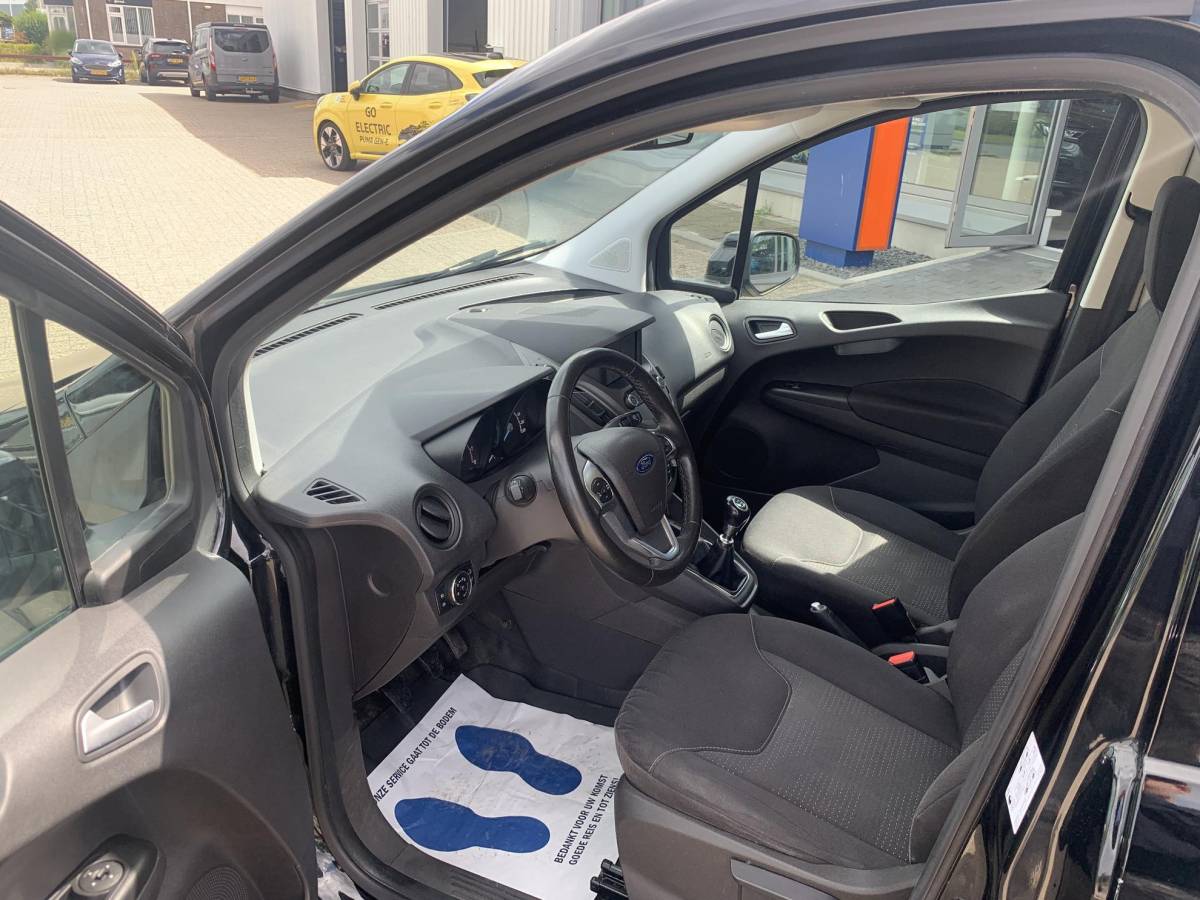 Ford Transit Courier Ford Transit Courier 1.0 Limited 100pk | Stoelverwarming | Sync 3 Navigatie | Marge Auto!