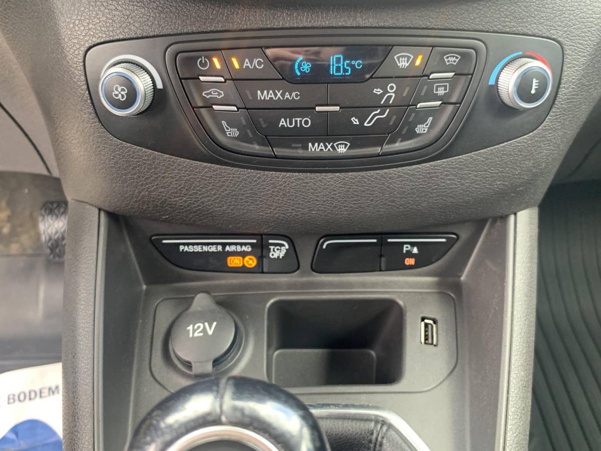 Ford Transit Courier Ford Transit Courier 1.0 Limited 100pk | Stoelverwarming | Sync 3 Navigatie | Marge Auto!