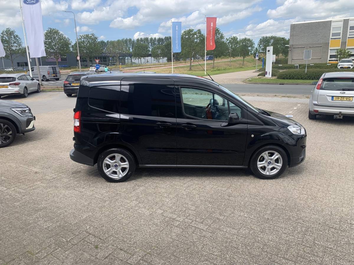 Ford Transit Courier Ford Transit Courier 1.0 Limited 100pk | Stoelverwarming | Sync 3 Navigatie | Marge Auto!