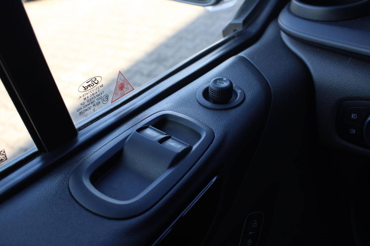 Ford Transit Custom Ford Transit Custom 320 2.0 TDCI L2H1 MS-RT DC 170PK Automaat | MS-RT pakket ! | Full Options ! | Trekhaak | Blind Spot | Camera |