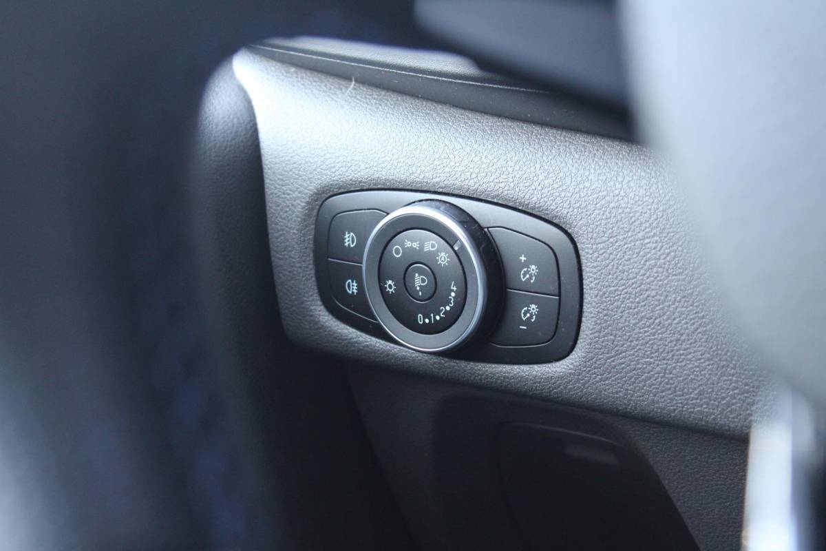 Ford Transit Custom Ford Transit Custom 320 2.0 TDCI L2H1 MS-RT DC 170PK Automaat | MS-RT pakket ! | Full Options ! | Trekhaak | Blind Spot | Camera |