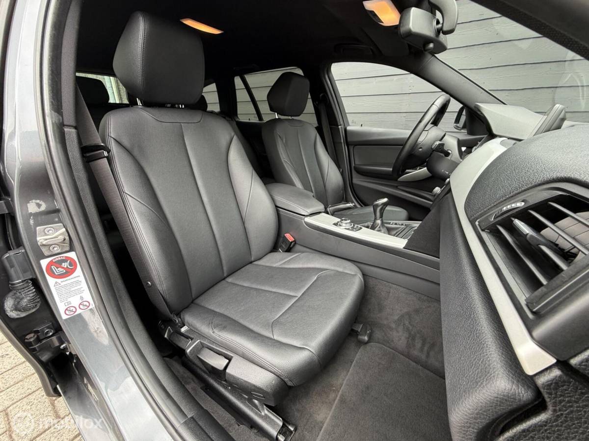 BMW 3 Serie BMW 3-serie Touring 318d High Executive Leder/Navi/Cruise