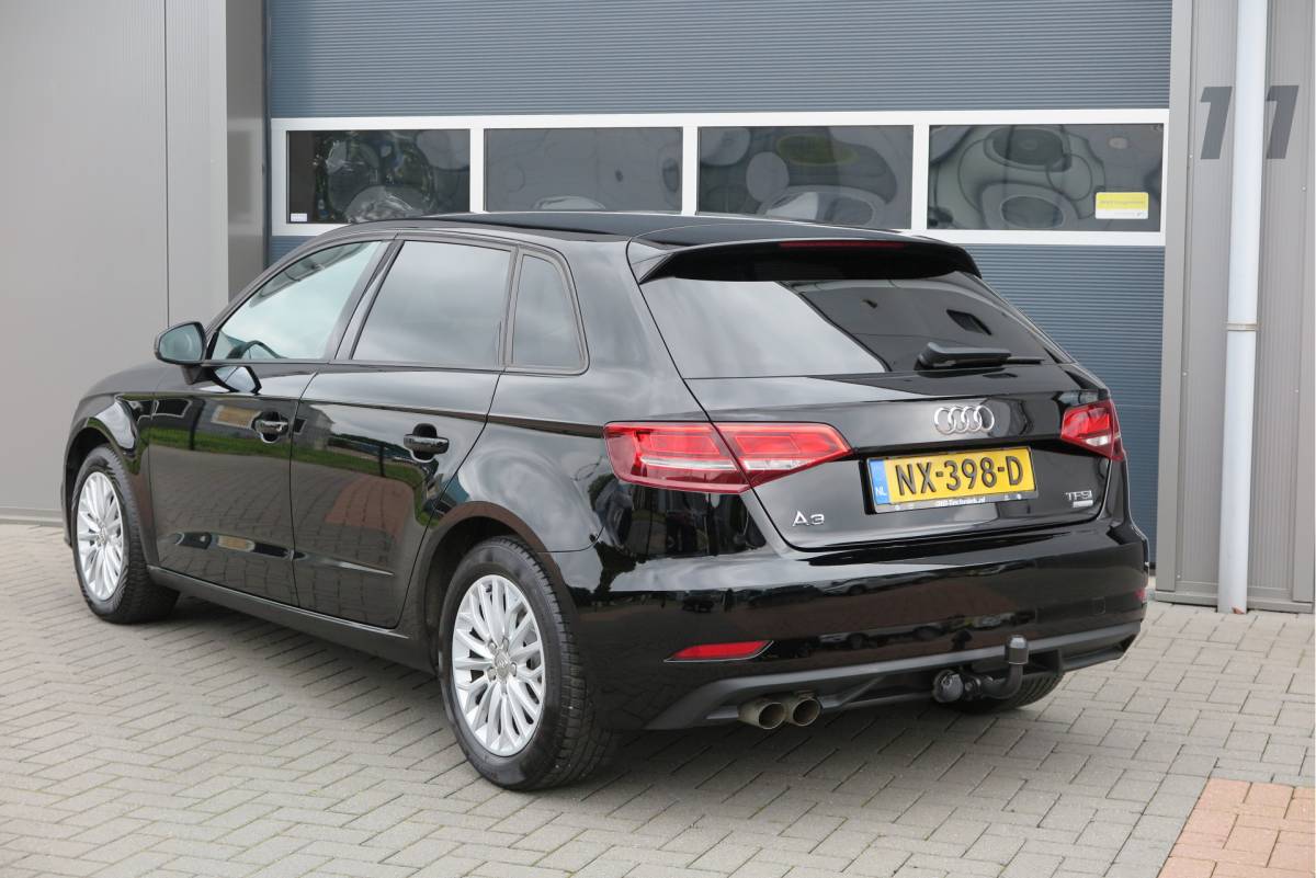 Audi A3 Audi A3 Sportback 1.4 TFSI CoD 110kw 150PK S-tronic Xenon ,Trekhaak , LMV, Stuurwiel multifunctioneel, etc. APK tot 05-2027