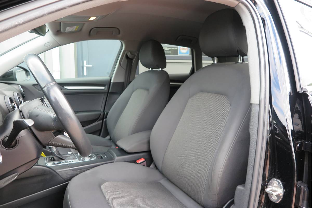 Audi A3 Audi A3 Sportback 1.4 TFSI CoD 110kw 150PK S-tronic Xenon ,Trekhaak , LMV, Stuurwiel multifunctioneel, etc. APK tot 05-2027