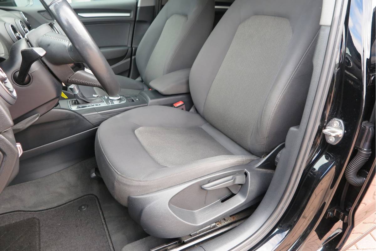 Audi A3 Audi A3 Sportback 1.4 TFSI CoD 110kw 150PK S-tronic Xenon ,Trekhaak , LMV, Stuurwiel multifunctioneel, etc. APK tot 05-2027